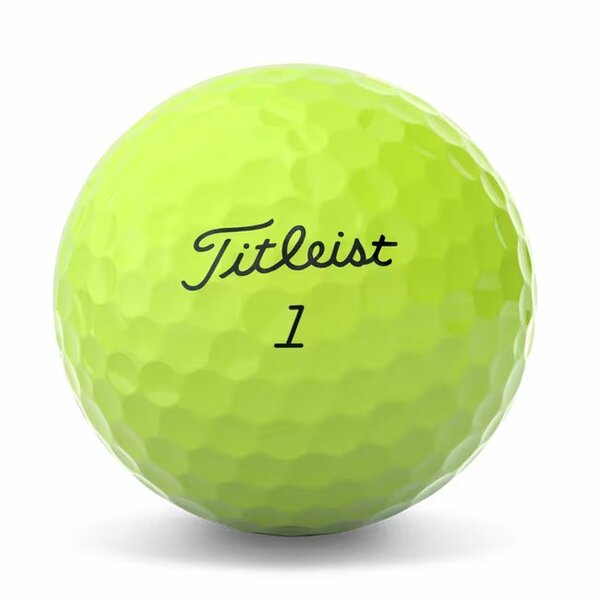 Gele Titleist ProV1 golfballen met logo, het logo van Titleist afgebeeld op de bal