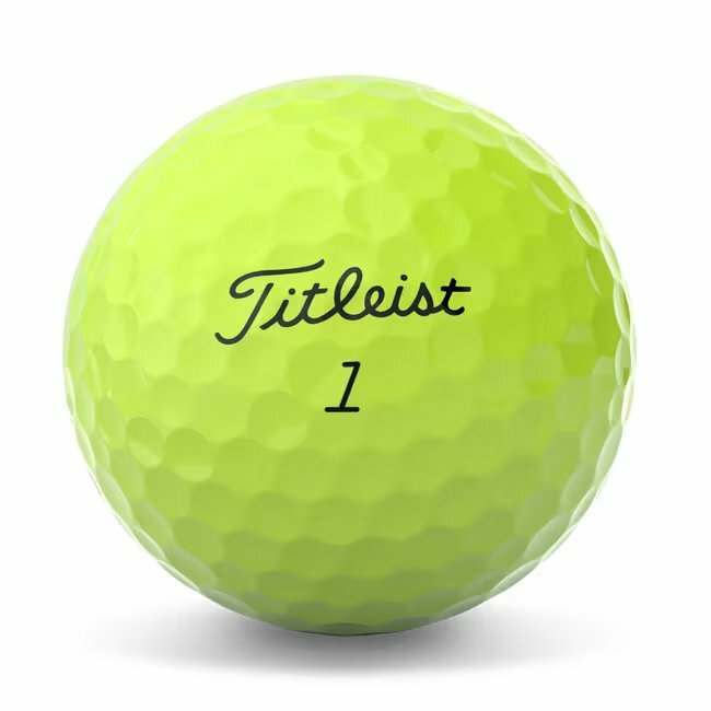 Gele Titleist ProV1 golfballen met logo, het logo van Titleist afgebeeld op de bal