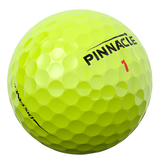 Gele Pinnacle golfballen met logo, het logo van Pinnacle afgebeeld op de bal met het lijntje op de golfbal